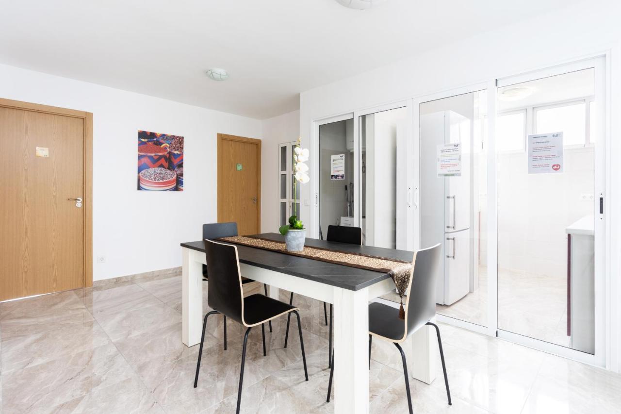 ארונה Classbnb - Three Spacious Apartments 150M From The Las Americas Promenade מראה חיצוני תמונה